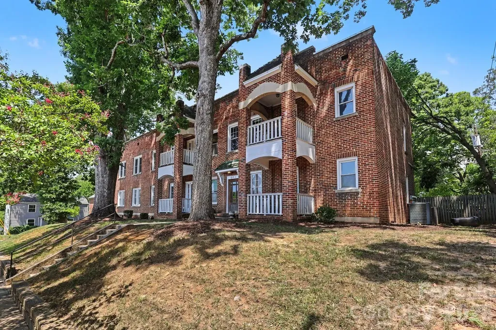 843 Ideal Way Charlotte NC 28203