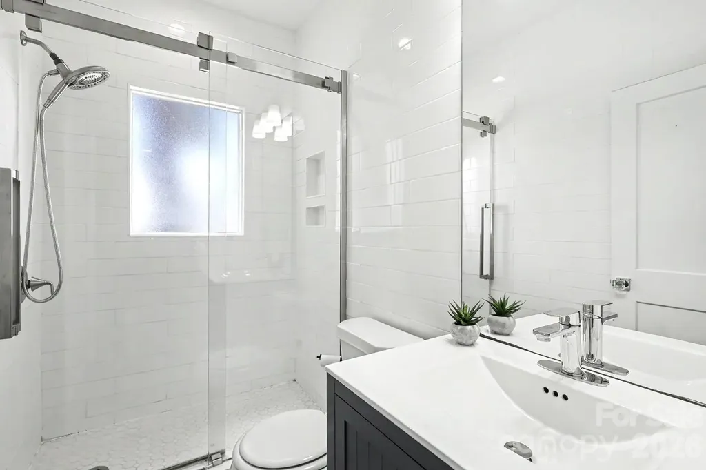 843 Ideal Way Charlotte NC 28203