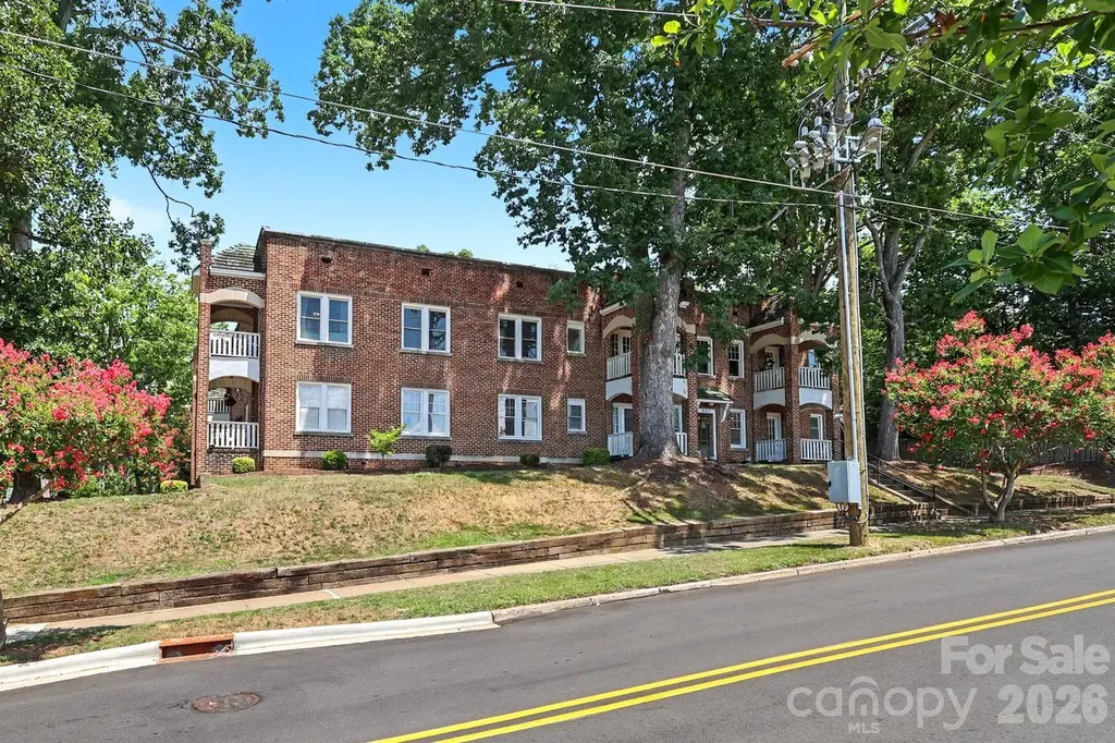 843 Ideal Way Charlotte NC 28203