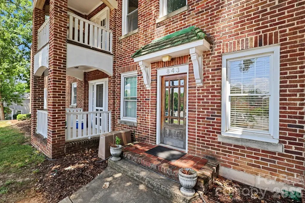 843 Ideal Way Charlotte NC 28203