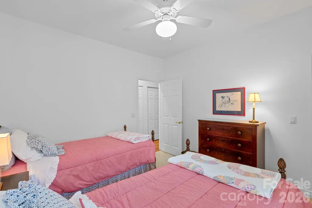 62 Pinnacle Point Asheville NC 28805