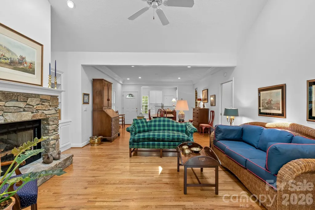 62 Pinnacle Point Asheville NC 28805
