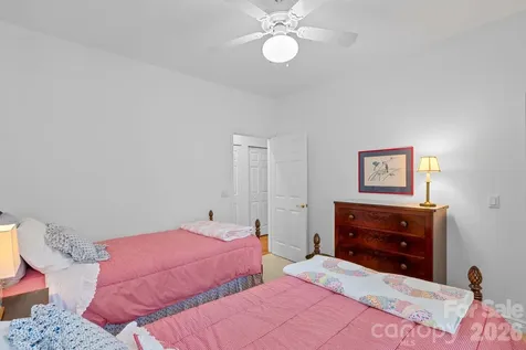 62 Pinnacle Point Asheville NC 28805