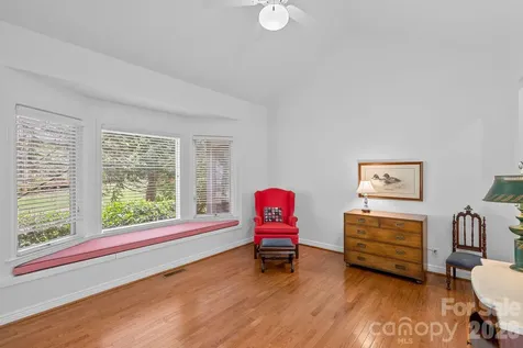 62 Pinnacle Point Asheville NC 28805