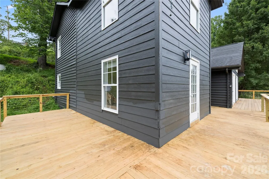 3954 Nc 80 Highway Bakersville NC 28705