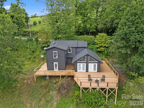 3954 Nc 80 Highway Bakersville NC 28705