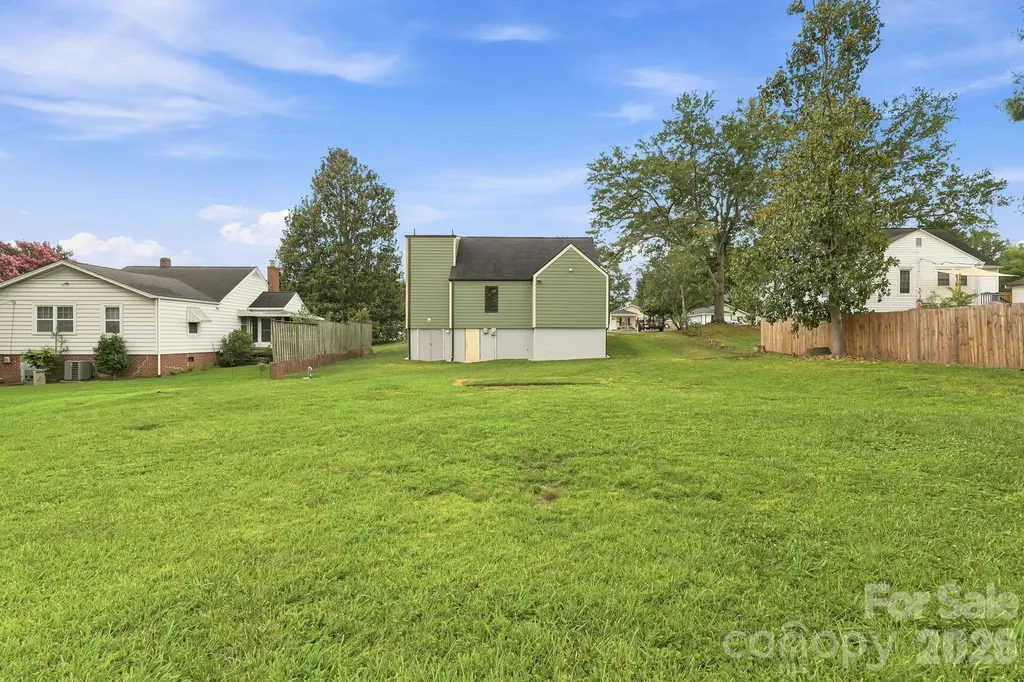 108 W Lee Avenue Bessemer City NC 28016