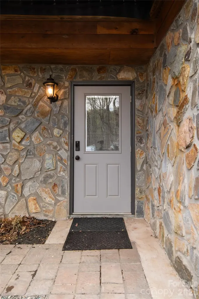 6006 Waterfalls Road Lenoir NC 28645