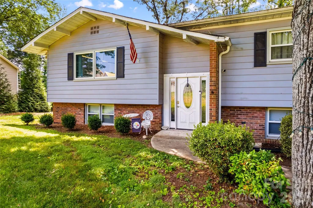 1130 24th Avenue Place NE Hickory NC 28601