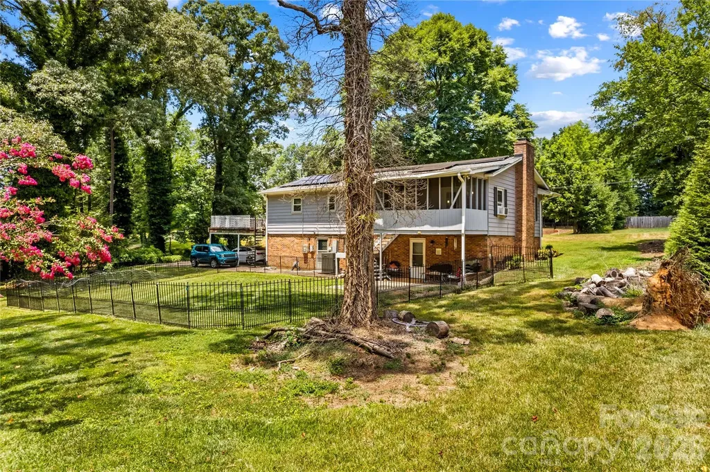 1130 24th Avenue Place NE Hickory NC 28601