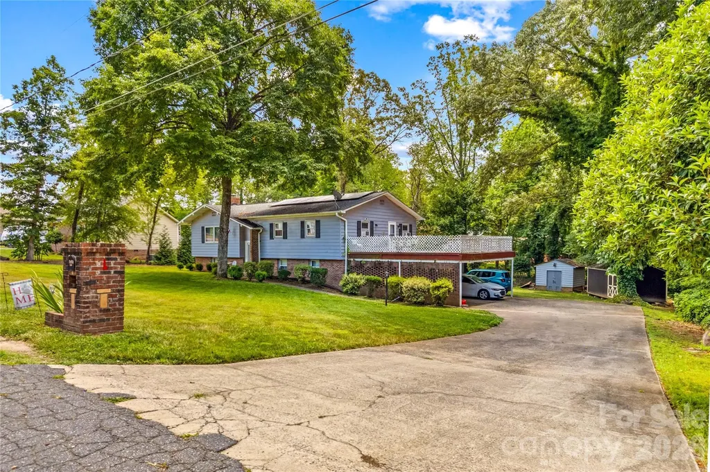 1130 24th Avenue Place NE Hickory NC 28601