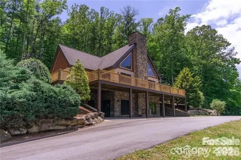 99999 Woodhen Way Horse Shoe NC 28742