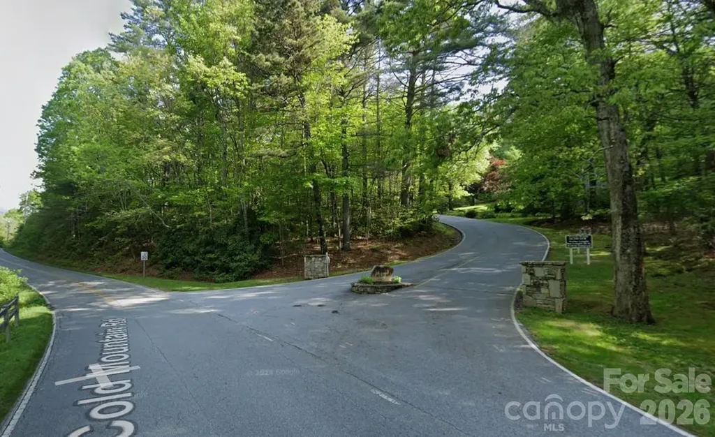 000 Hawk Mountain Road Lake Toxaway NC 28747
