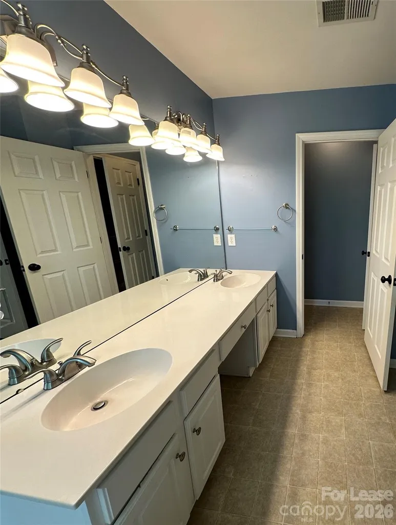 3936 Manor House Drive Charlotte NC 28270
