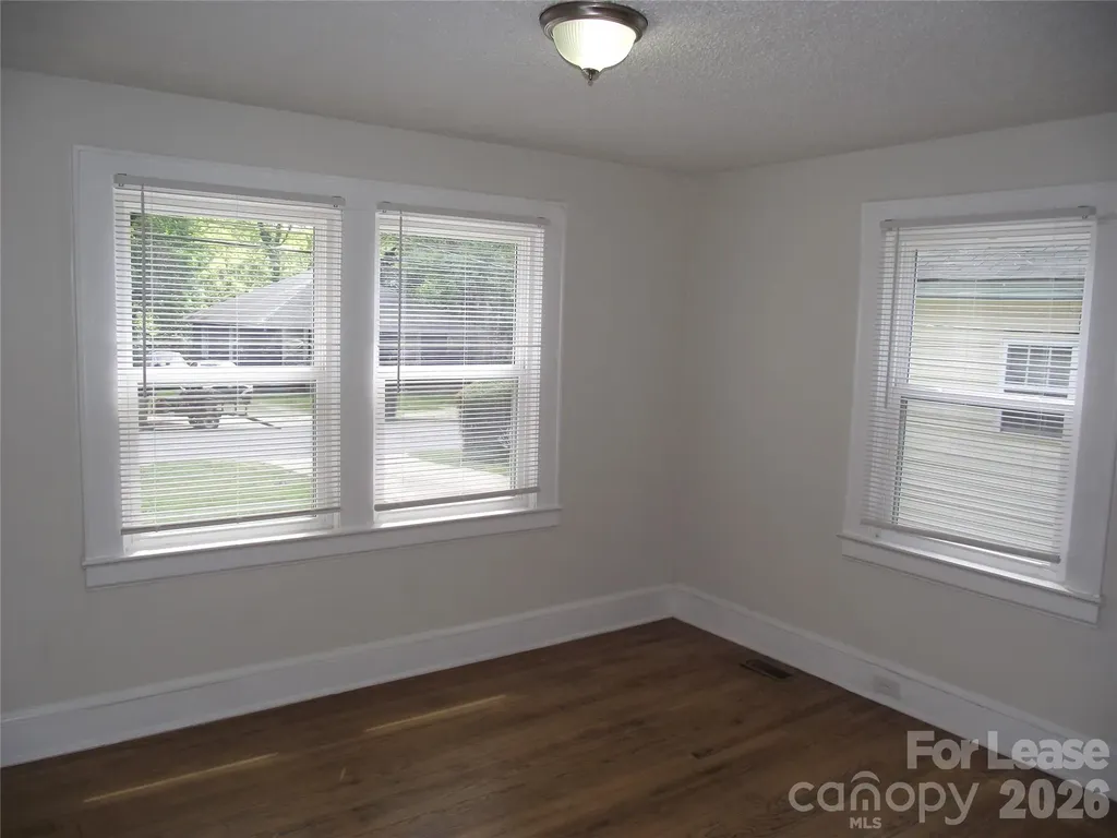 2310 Dundeen Street Charlotte NC 28216