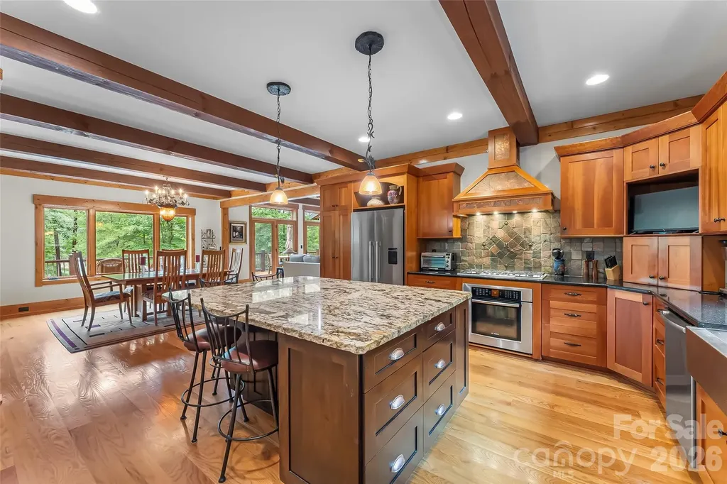 1814 Yellow Fork Trail E Nebo NC 28761