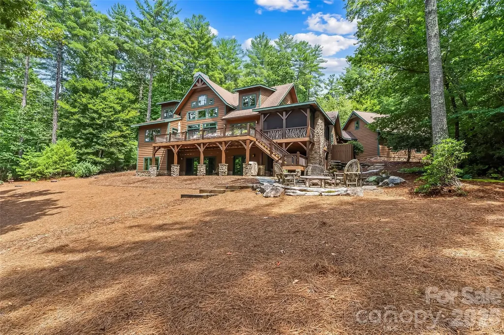 1814 Yellow Fork Trail E Nebo NC 28761