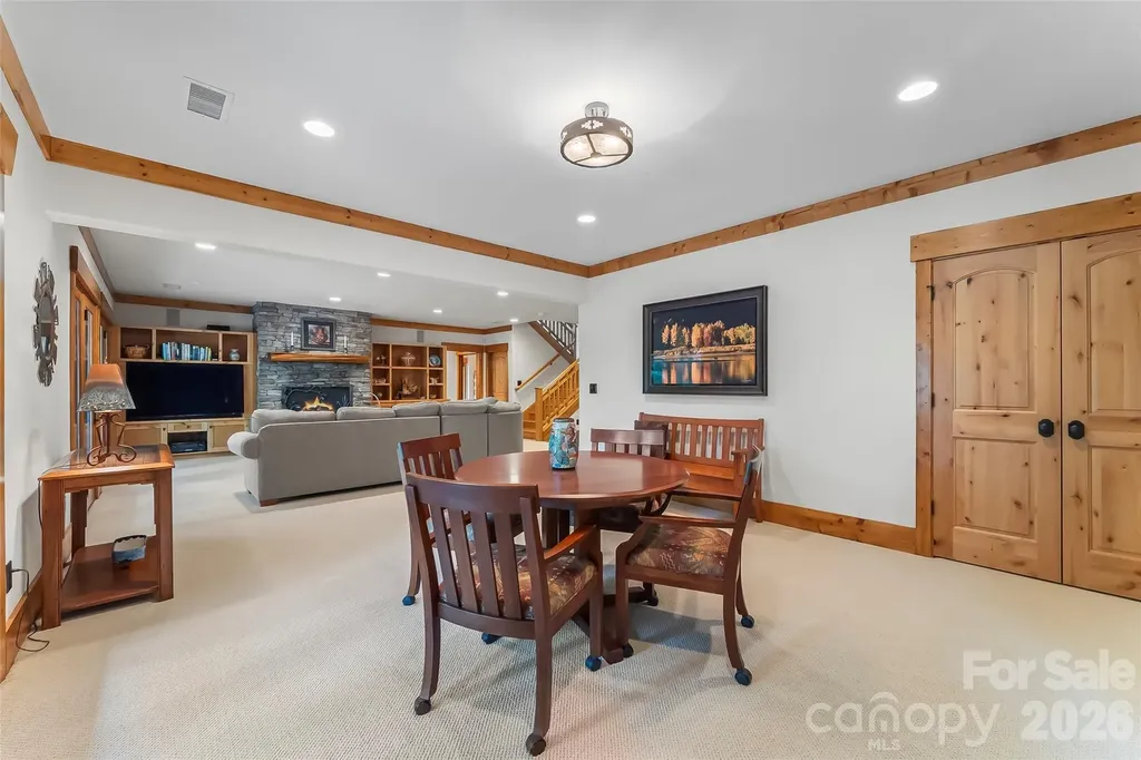 1814 Yellow Fork Trail E Nebo NC 28761