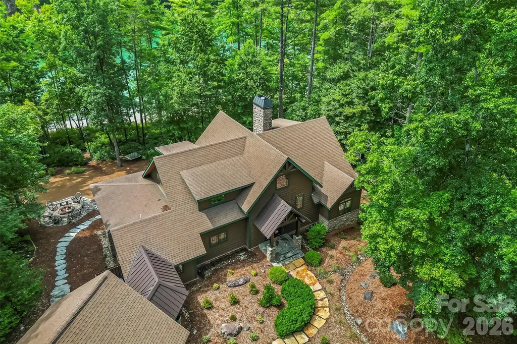 1814 Yellow Fork Trail E Nebo NC 28761