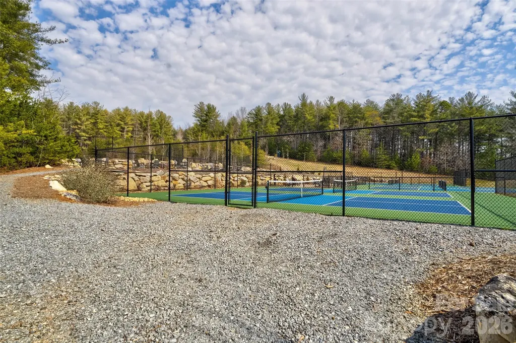 1814 Yellow Fork Trail E Nebo NC 28761