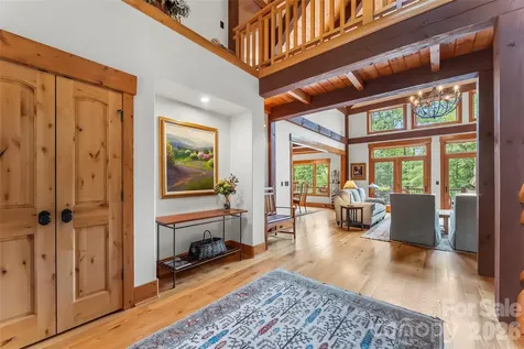 1814 Yellow Fork Trail E Nebo NC 28761