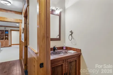 1814 Yellow Fork Trail E Nebo NC 28761