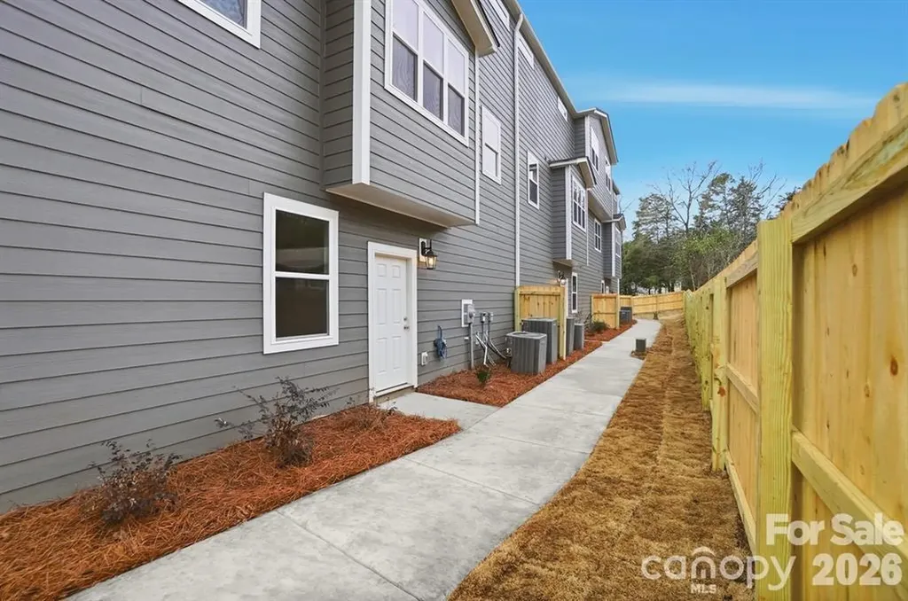 8931 Sharonbrook Drive Charlotte NC 28210