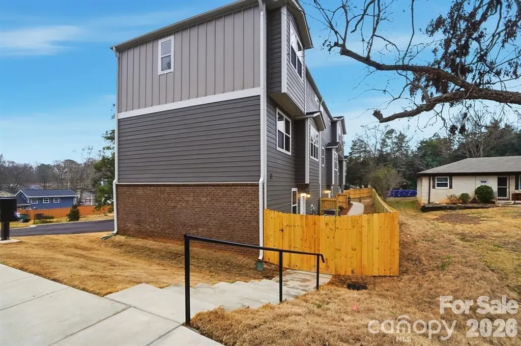 8931 Sharonbrook Drive Charlotte NC 28210