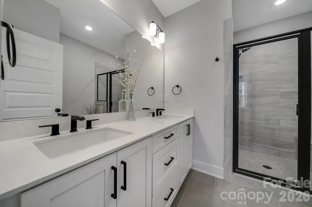 5007 Tiny Lane Charlotte NC 28203