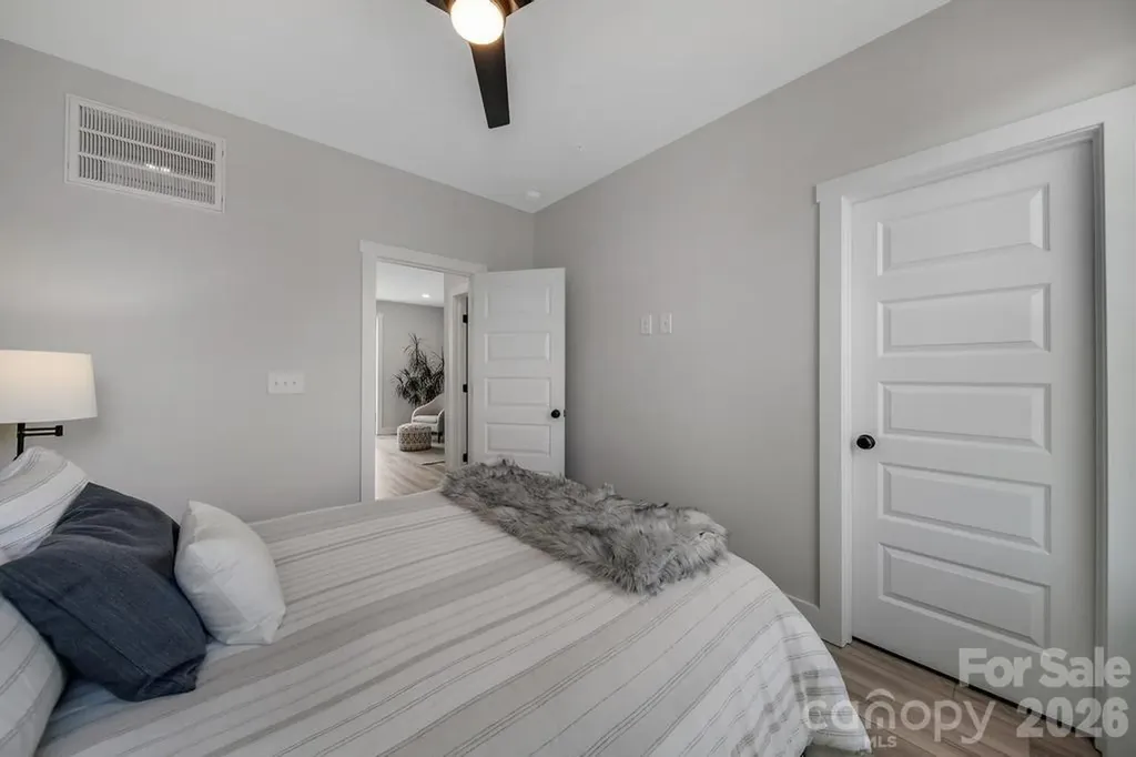 5007 Tiny Lane Charlotte NC 28203