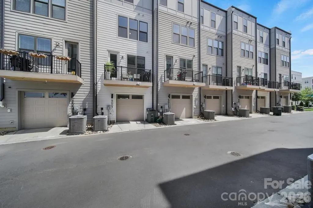 5007 Tiny Lane Charlotte NC 28203
