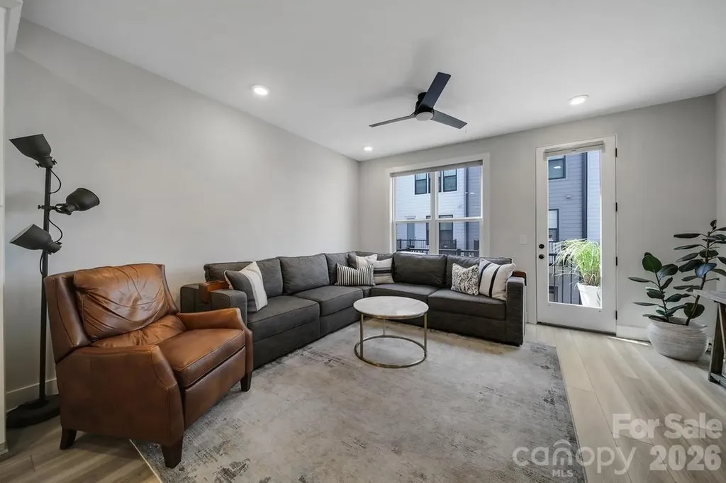 5007 Tiny Lane Charlotte NC 28203