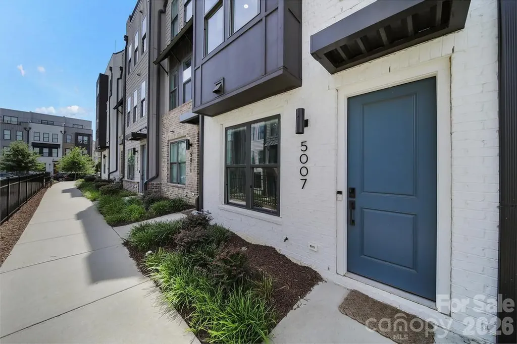 5007 Tiny Lane Charlotte NC 28203