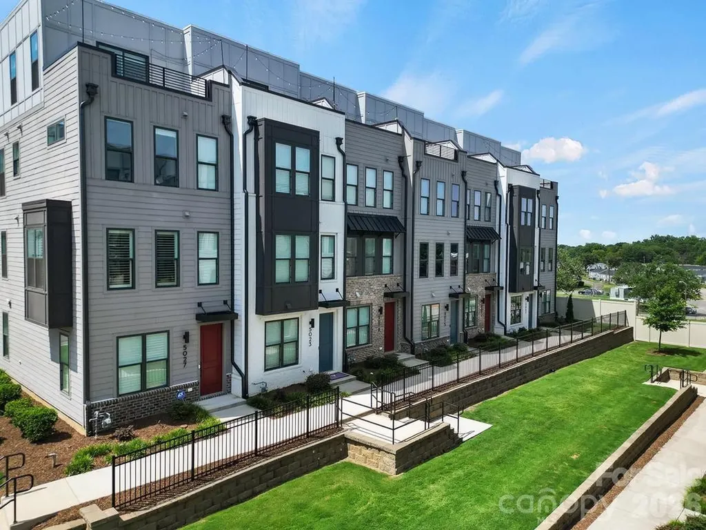 5007 Tiny Lane Charlotte NC 28203