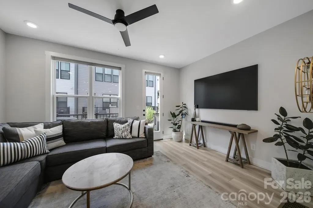 5007 Tiny Lane Charlotte NC 28203