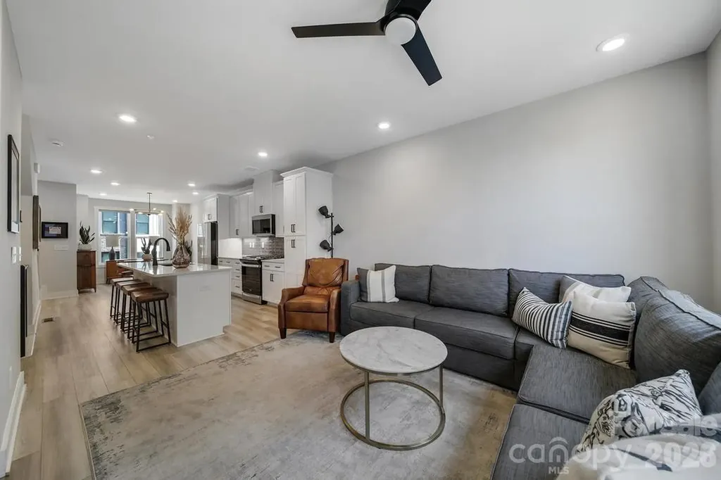 5007 Tiny Lane Charlotte NC 28203