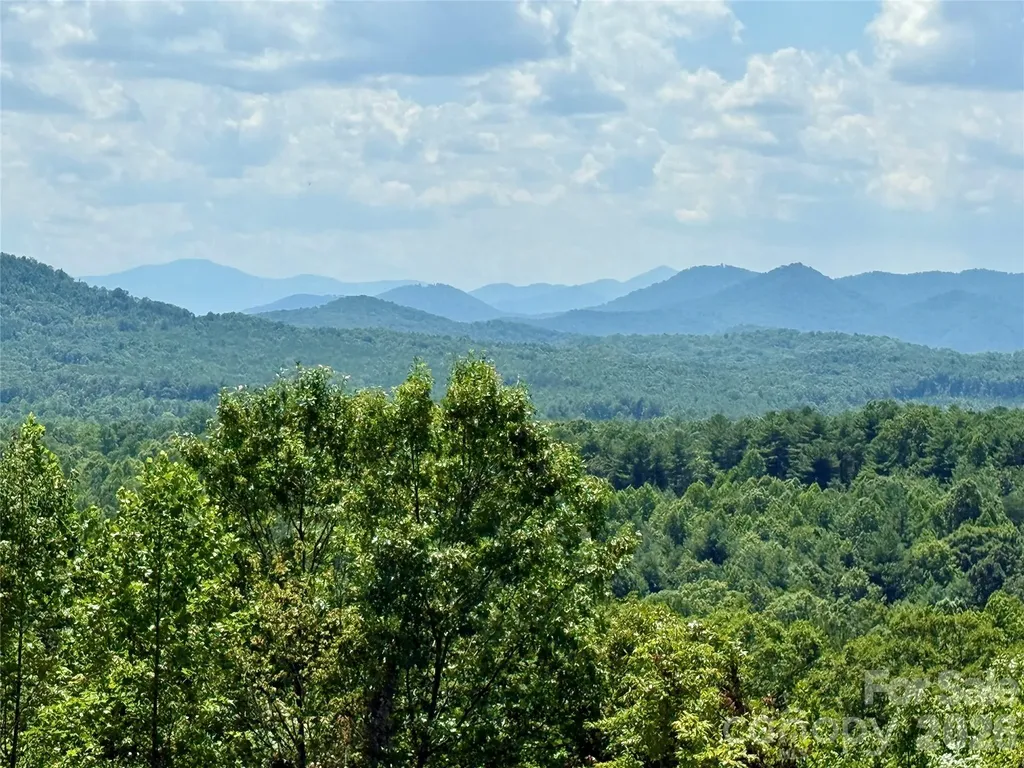 V/l Summit Trail Nebo NC 28761