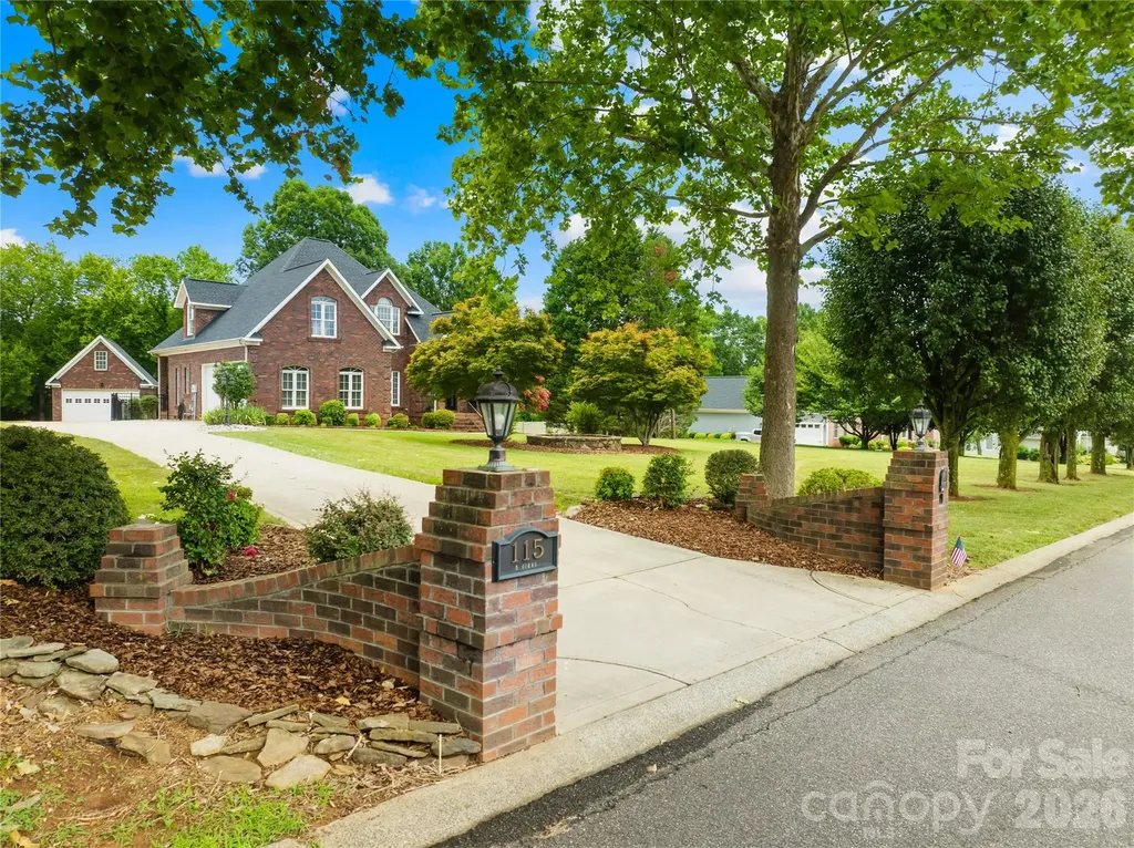 115 S Gibbs Road Mooresville NC 28117