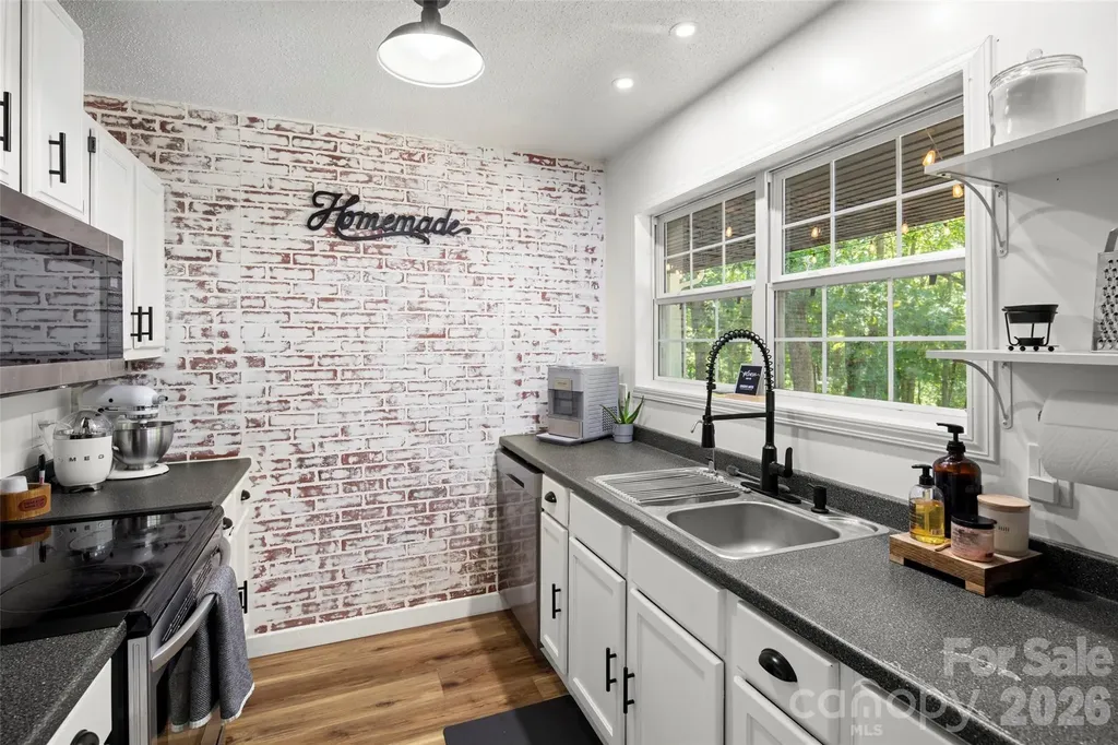 354 Boulder View Drive Flat Rock NC 28731