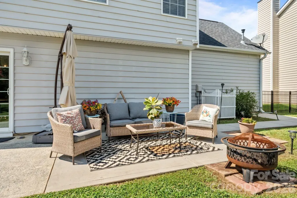 5550 Mt Mansfield Road Charlotte NC 28278