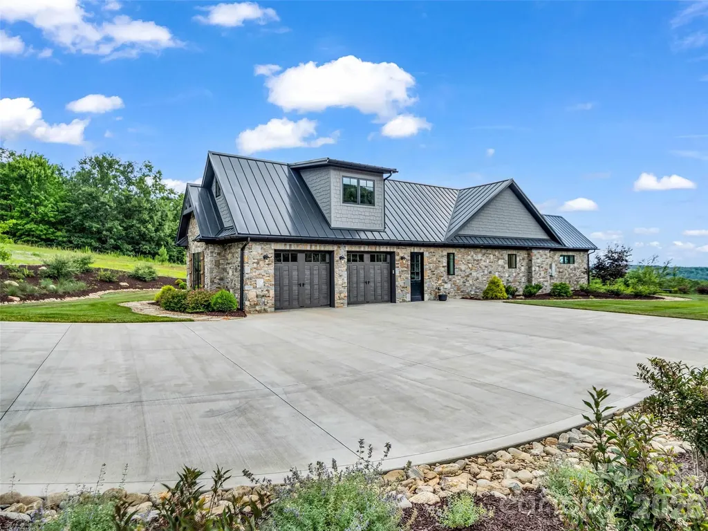 251 Stafford Lane N Mill Spring NC 28756