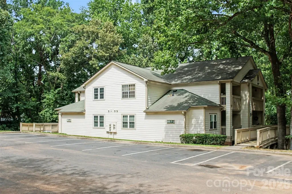 1001 Churchill Downs Court Charlotte NC 28211