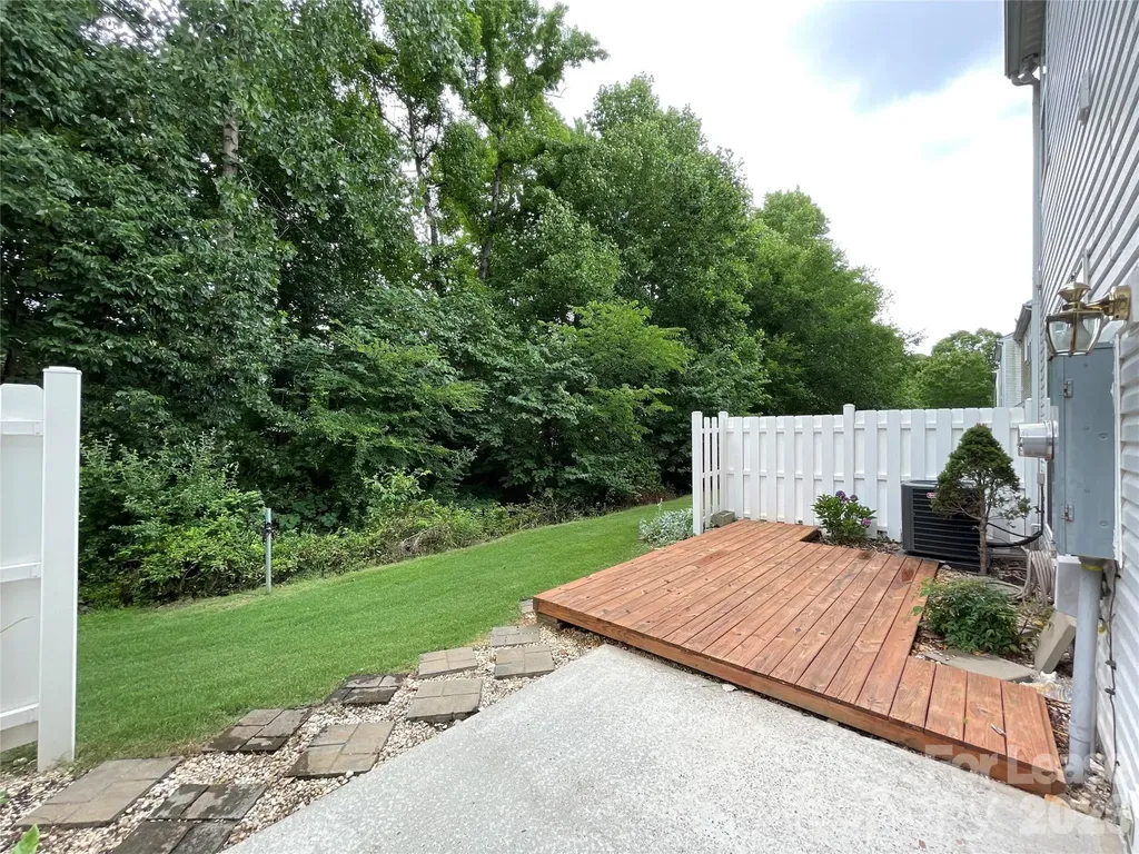 6834 Beverly Springs Drive Charlotte NC 28270