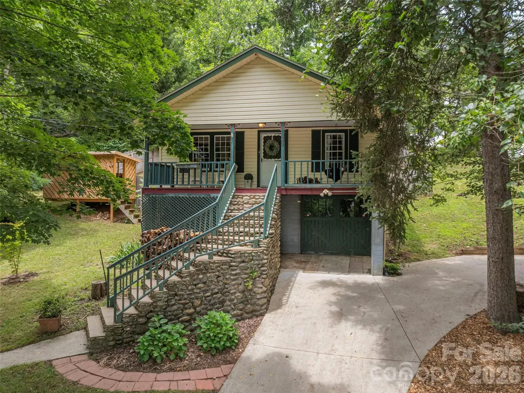 5249 Old Clyde Road Clyde NC 28721