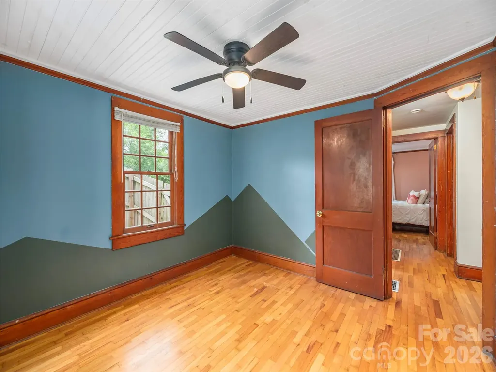 5249 Old Clyde Road Clyde NC 28721