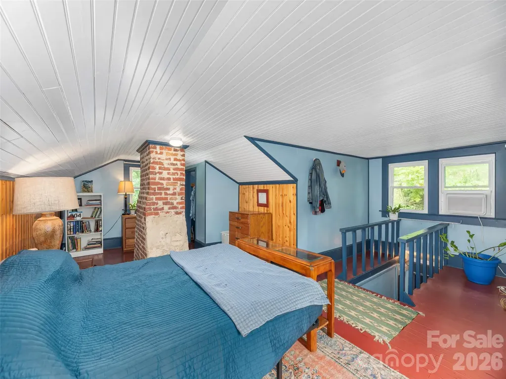 5249 Old Clyde Road Clyde NC 28721