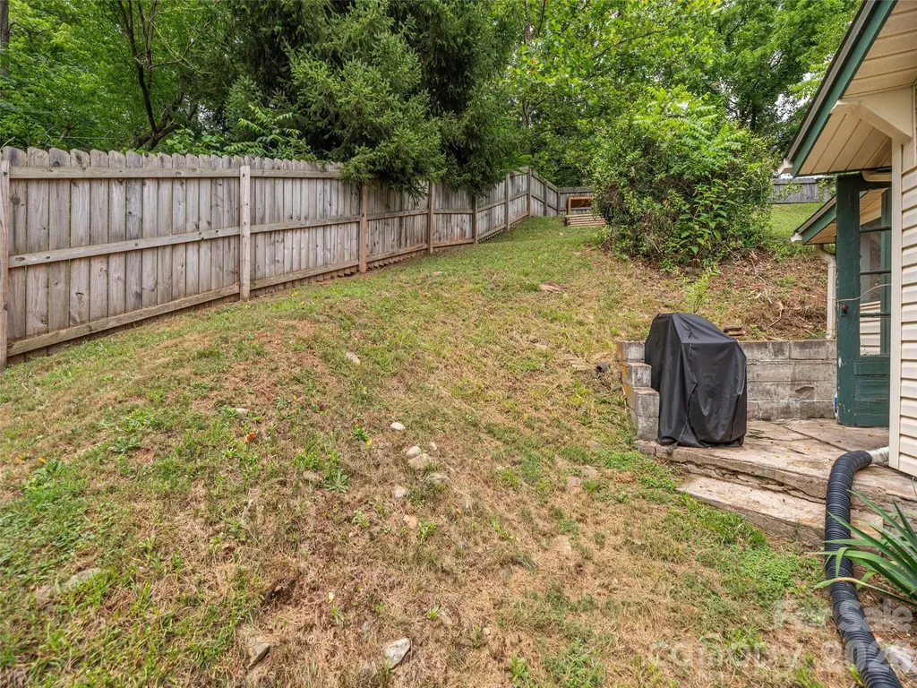 5249 Old Clyde Road Clyde NC 28721