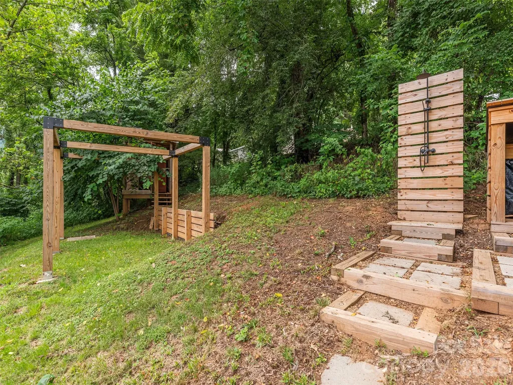 5249 Old Clyde Road Clyde NC 28721