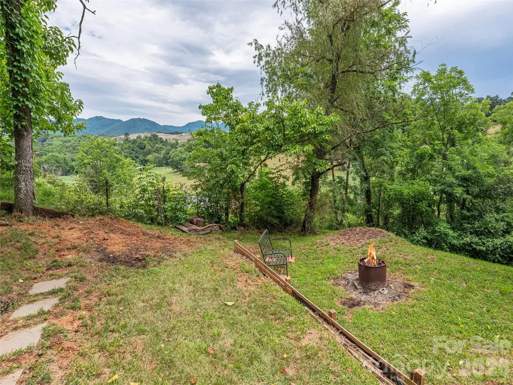 5249 Old Clyde Road Clyde NC 28721