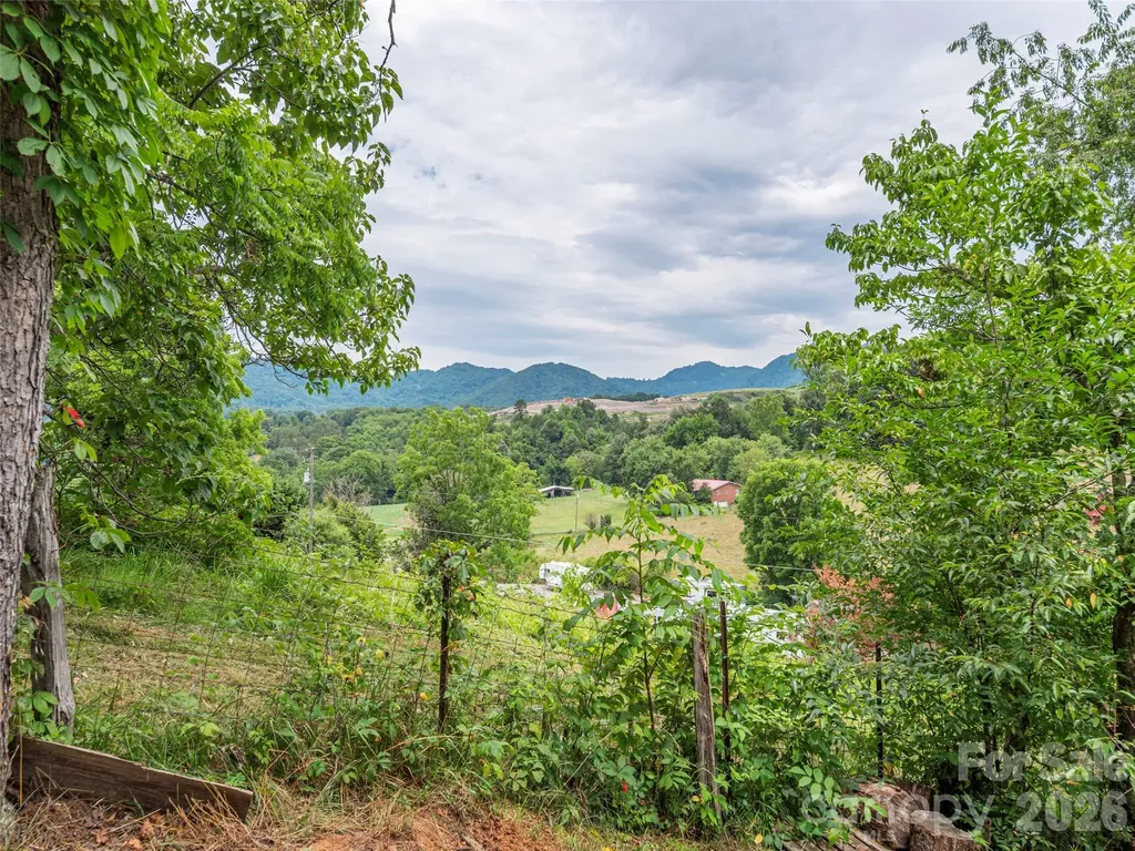 5249 Old Clyde Road Clyde NC 28721